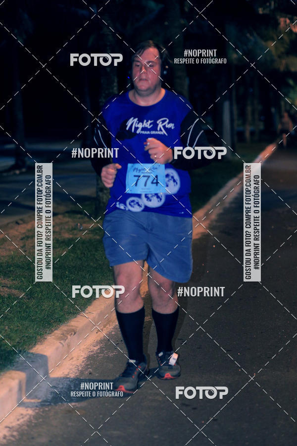 Buy your photos of the eventNight Run 5K 10K Praia Grande on Fotop