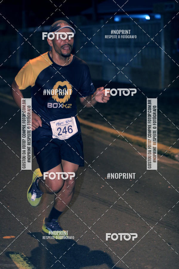 Buy your photos of the eventNight Run 5K 10K Praia Grande on Fotop