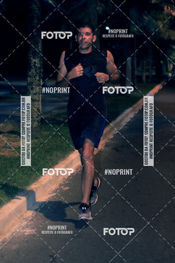 Buy your photos of the eventNight Run 5K 10K Praia Grande on Fotop