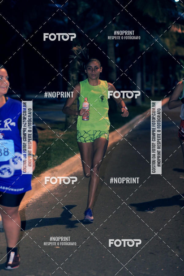 Buy your photos of the eventNight Run 5K 10K Praia Grande on Fotop