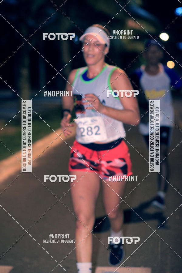 Buy your photos of the eventNight Run 5K 10K Praia Grande on Fotop