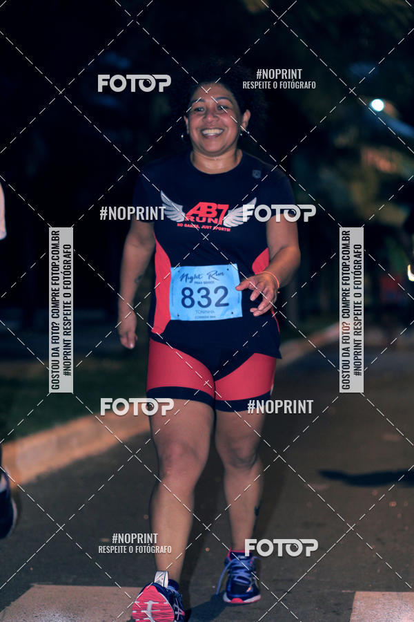 Buy your photos of the eventNight Run 5K 10K Praia Grande on Fotop