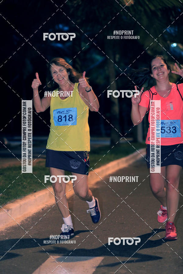 Buy your photos of the eventNight Run 5K 10K Praia Grande on Fotop