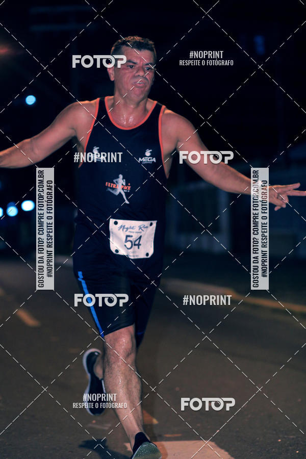 Buy your photos of the eventNight Run 5K 10K Praia Grande on Fotop