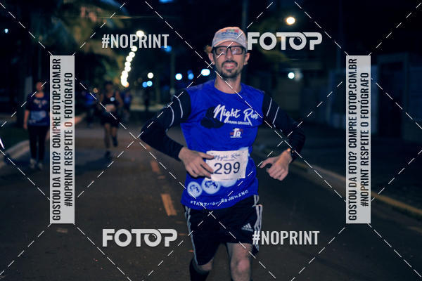 Buy your photos of the eventNight Run 5K 10K Praia Grande on Fotop