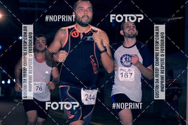 Buy your photos of the eventNight Run 5K 10K Praia Grande on Fotop