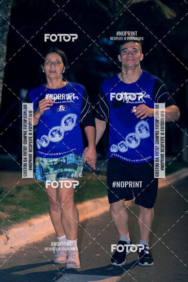 Buy your photos of the eventNight Run 5K 10K Praia Grande on Fotop