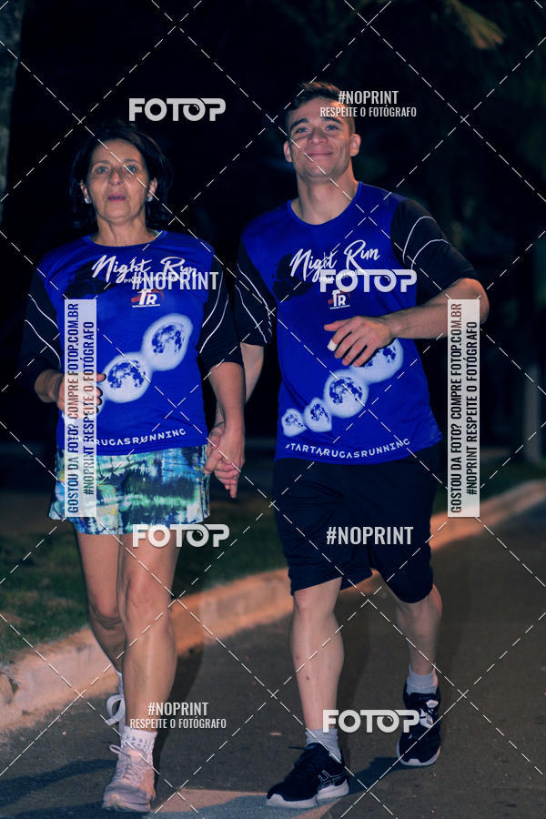 Buy your photos of the eventNight Run 5K 10K Praia Grande on Fotop