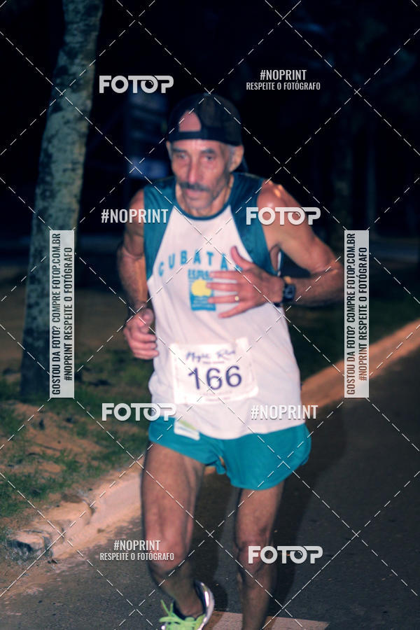 Buy your photos of the eventNight Run 5K 10K Praia Grande on Fotop