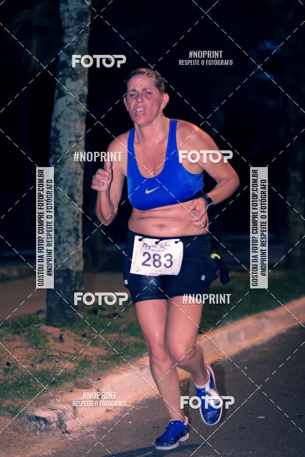 Buy your photos of the eventNight Run 5K 10K Praia Grande on Fotop