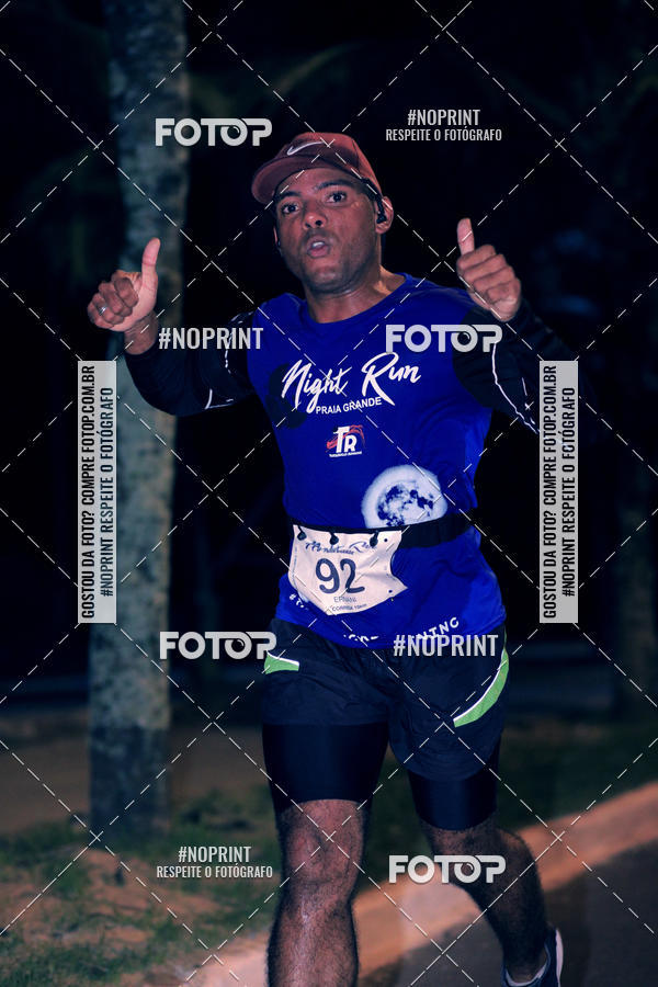 Buy your photos of the eventNight Run 5K 10K Praia Grande on Fotop