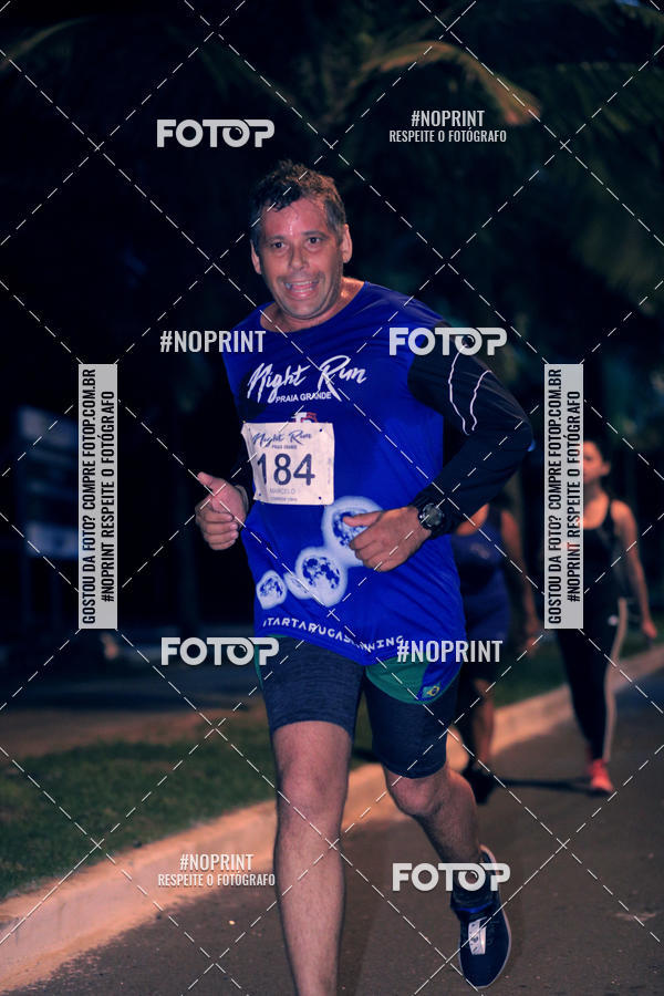 Buy your photos of the eventNight Run 5K 10K Praia Grande on Fotop