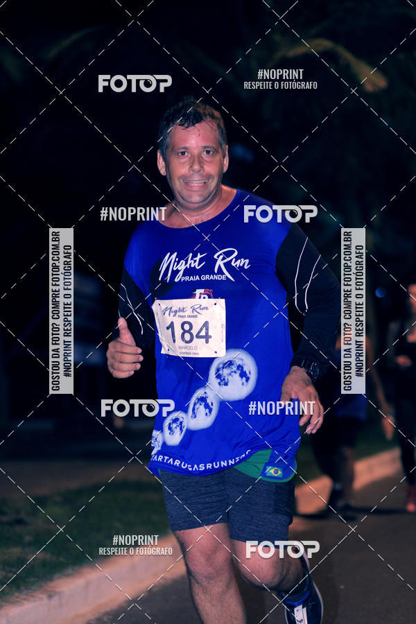 Buy your photos of the eventNight Run 5K 10K Praia Grande on Fotop