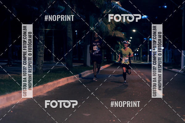Buy your photos of the eventNight Run 5K 10K Praia Grande on Fotop