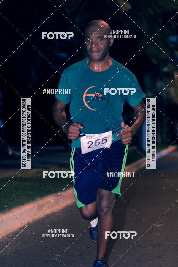 Buy your photos of the eventNight Run 5K 10K Praia Grande on Fotop