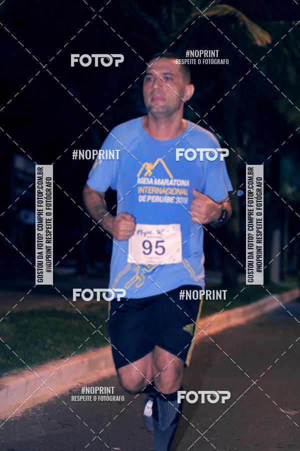 Buy your photos of the eventNight Run 5K 10K Praia Grande on Fotop