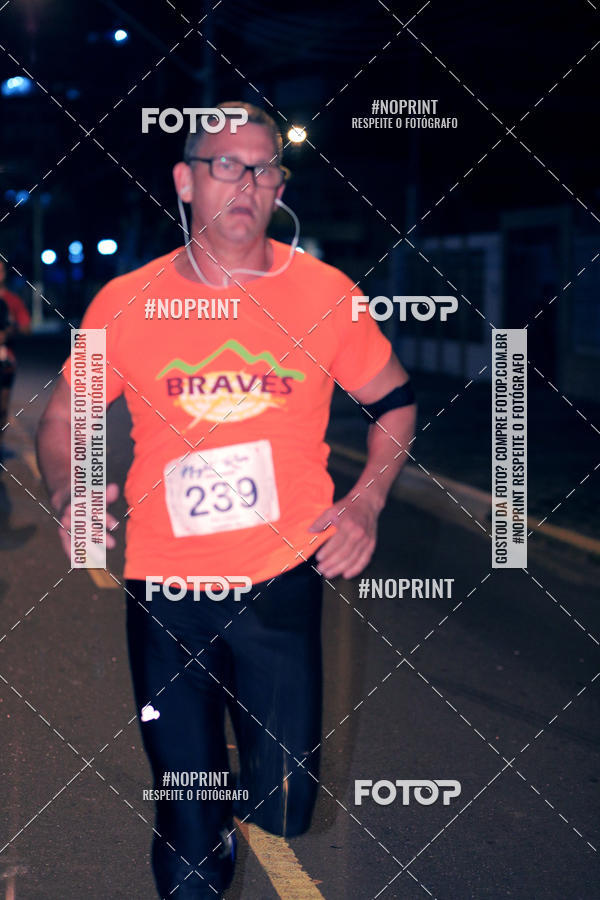 Buy your photos of the eventNight Run 5K 10K Praia Grande on Fotop