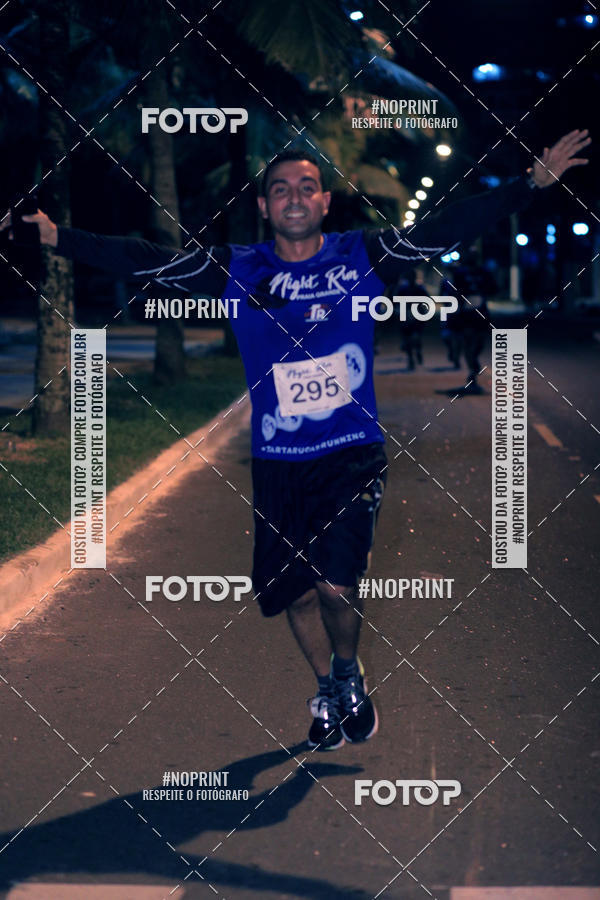 Buy your photos of the eventNight Run 5K 10K Praia Grande on Fotop