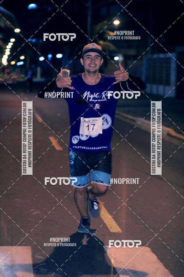 Buy your photos of the eventNight Run 5K 10K Praia Grande on Fotop
