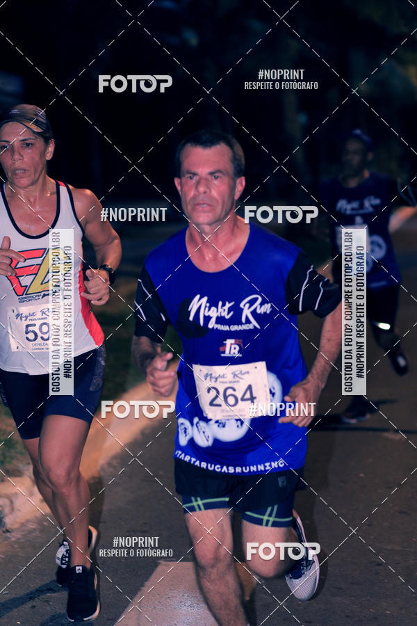 Buy your photos of the eventNight Run 5K 10K Praia Grande on Fotop