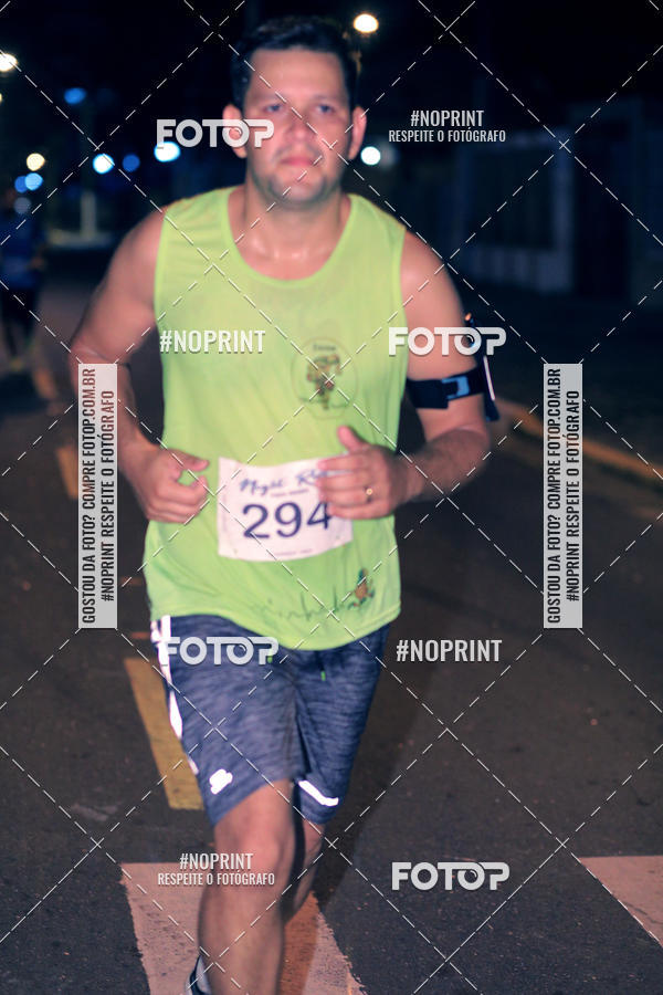 Buy your photos of the eventNight Run 5K 10K Praia Grande on Fotop