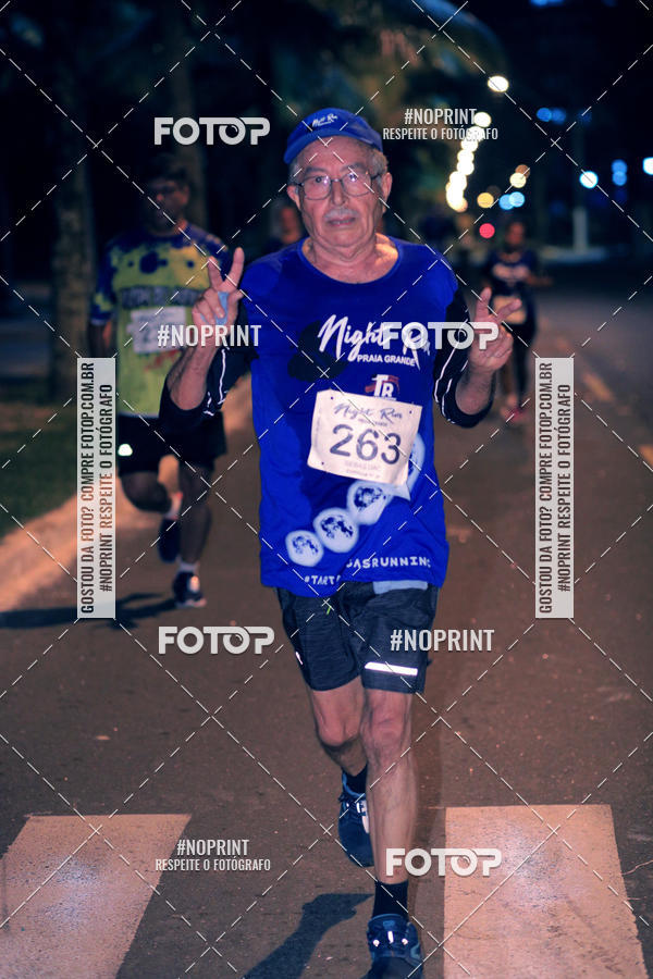 Buy your photos of the eventNight Run 5K 10K Praia Grande on Fotop