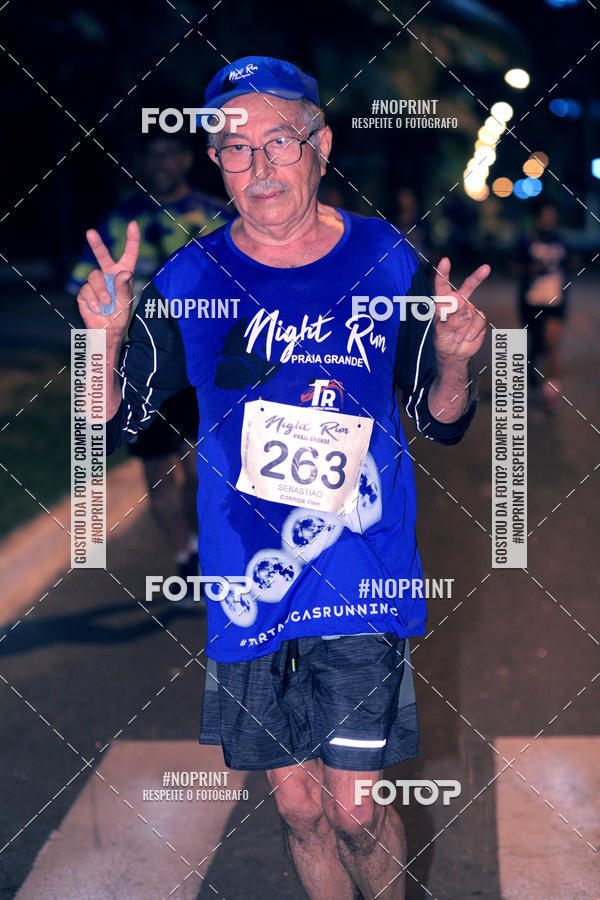 Buy your photos of the eventNight Run 5K 10K Praia Grande on Fotop