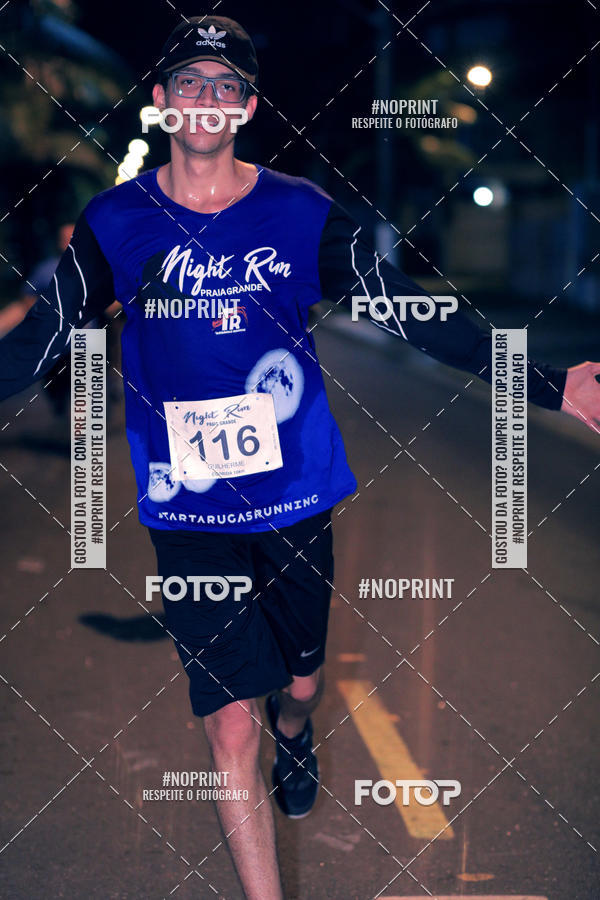 Buy your photos of the eventNight Run 5K 10K Praia Grande on Fotop