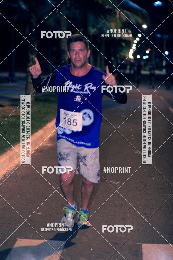 Buy your photos of the eventNight Run 5K 10K Praia Grande on Fotop