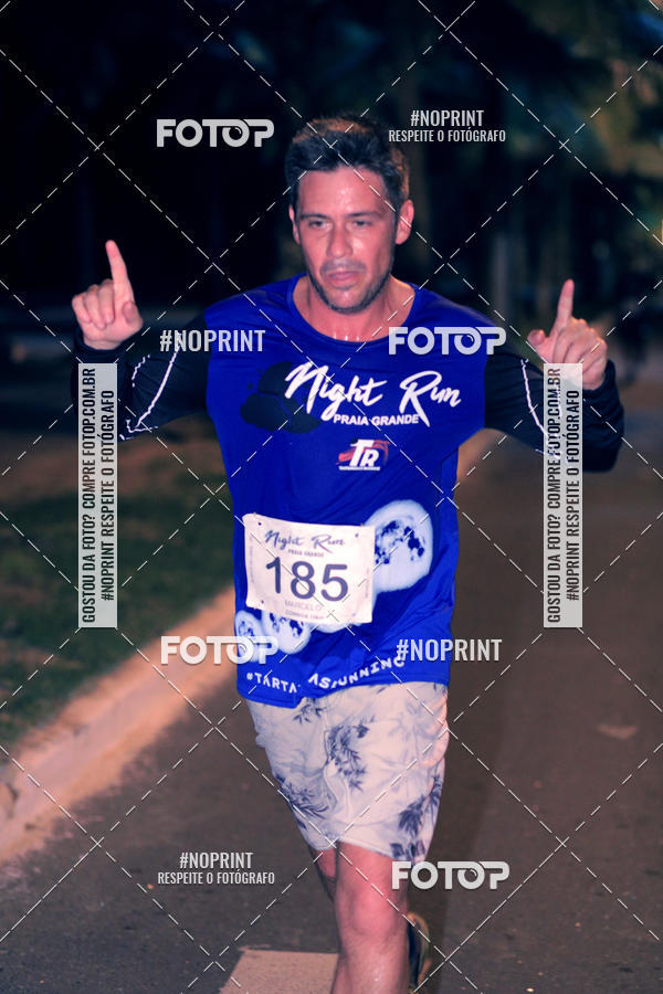 Buy your photos of the eventNight Run 5K 10K Praia Grande on Fotop