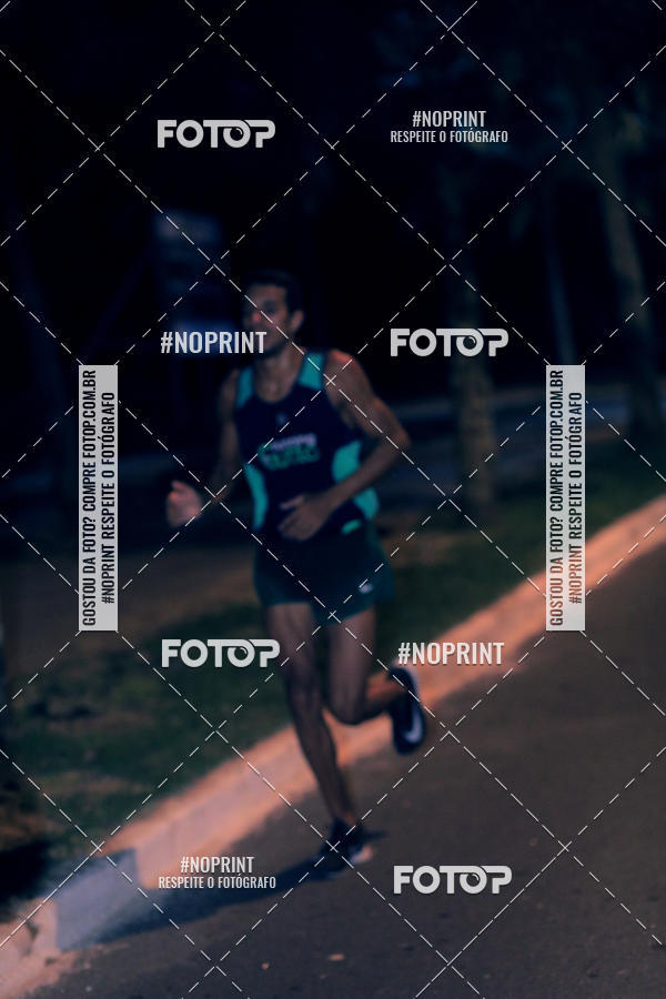 Buy your photos of the eventNight Run 5K 10K Praia Grande on Fotop