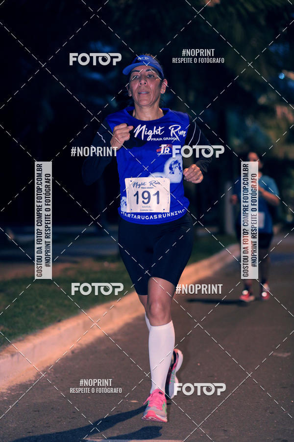 Buy your photos of the eventNight Run 5K 10K Praia Grande on Fotop