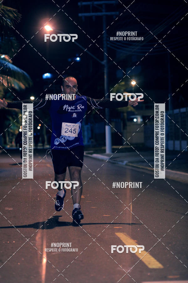 Buy your photos of the eventNight Run 5K 10K Praia Grande on Fotop