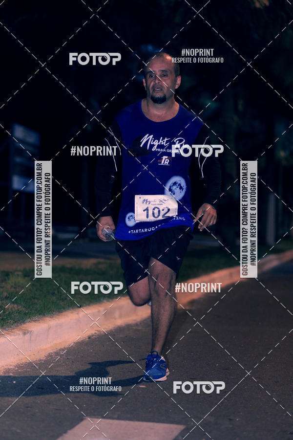 Buy your photos of the eventNight Run 5K 10K Praia Grande on Fotop