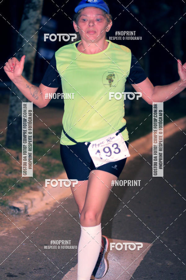 Buy your photos of the eventNight Run 5K 10K Praia Grande on Fotop