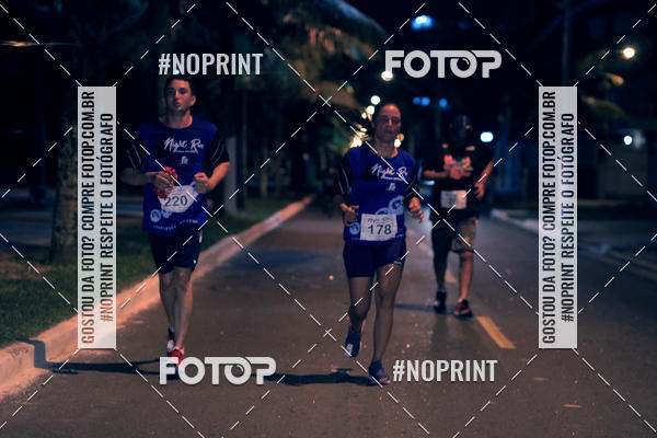 Buy your photos of the eventNight Run 5K 10K Praia Grande on Fotop