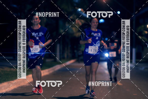 Buy your photos of the eventNight Run 5K 10K Praia Grande on Fotop