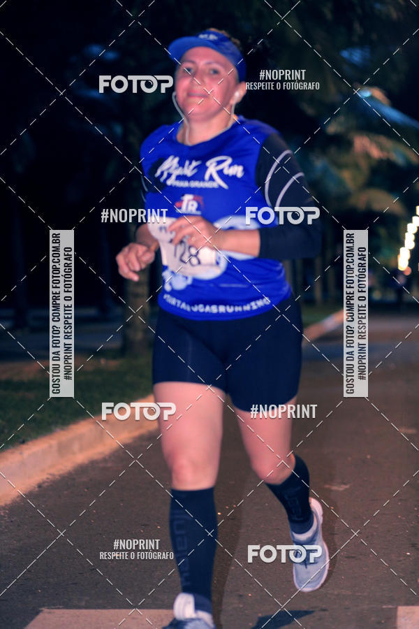 Buy your photos of the eventNight Run 5K 10K Praia Grande on Fotop