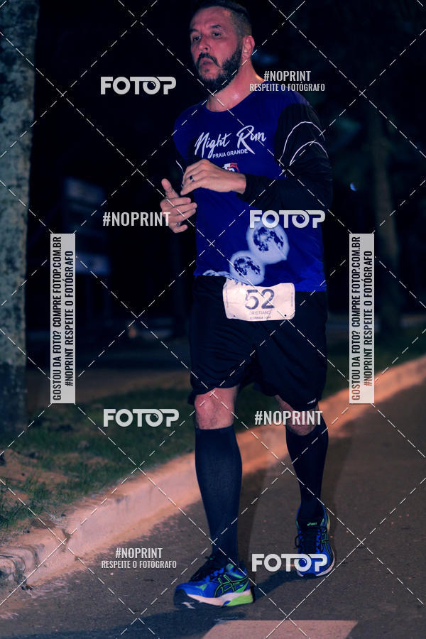 Buy your photos of the eventNight Run 5K 10K Praia Grande on Fotop