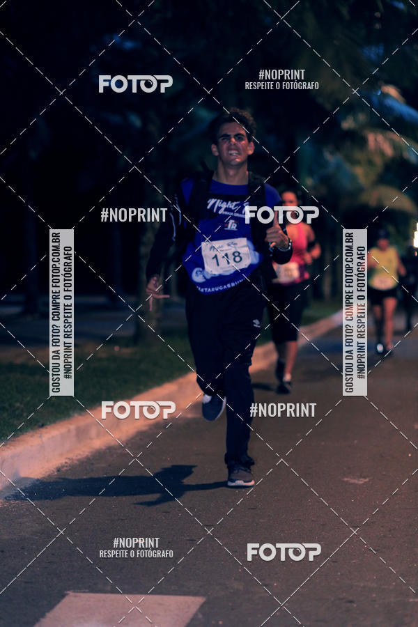 Buy your photos of the eventNight Run 5K 10K Praia Grande on Fotop