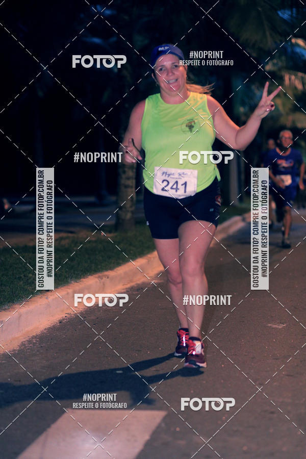 Buy your photos of the eventNight Run 5K 10K Praia Grande on Fotop