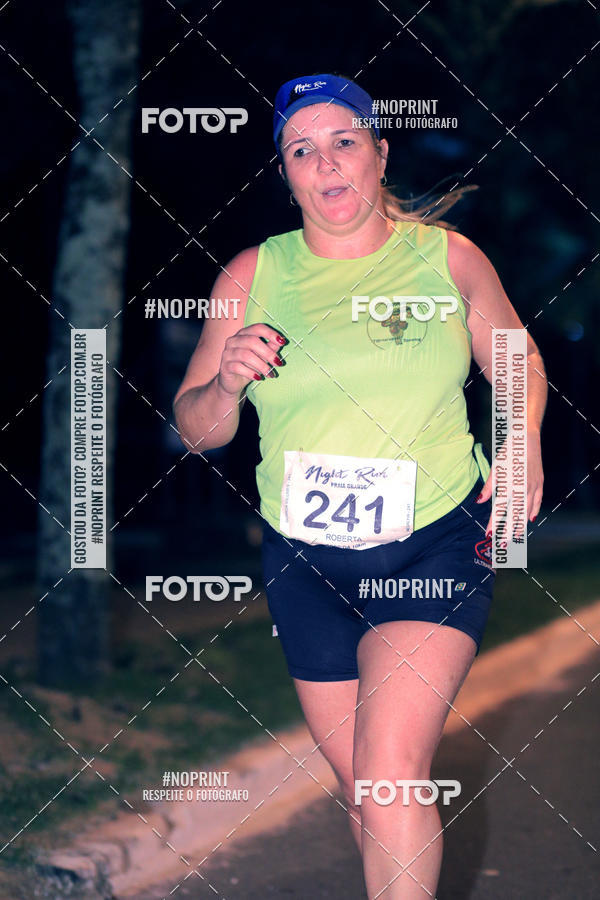 Buy your photos of the eventNight Run 5K 10K Praia Grande on Fotop