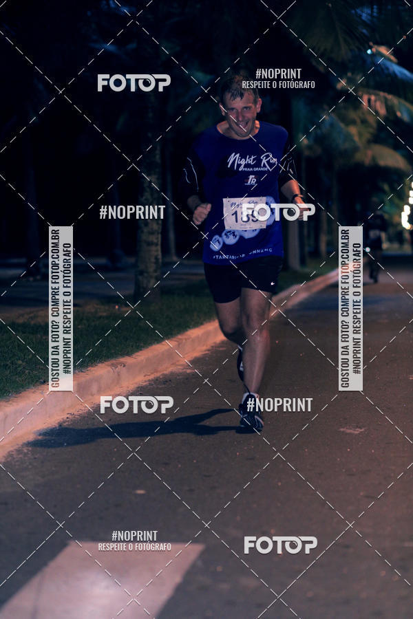 Buy your photos of the eventNight Run 5K 10K Praia Grande on Fotop