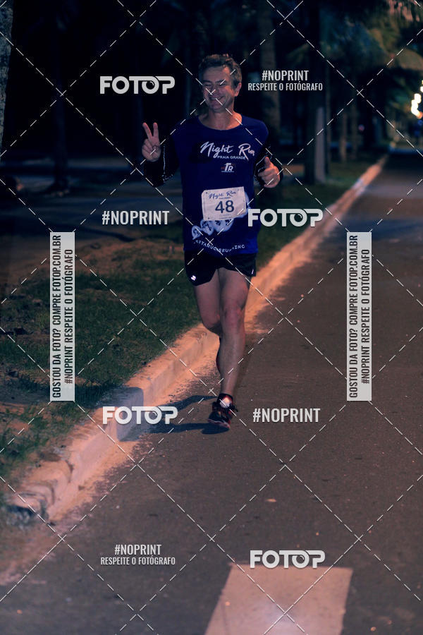 Buy your photos of the eventNight Run 5K 10K Praia Grande on Fotop