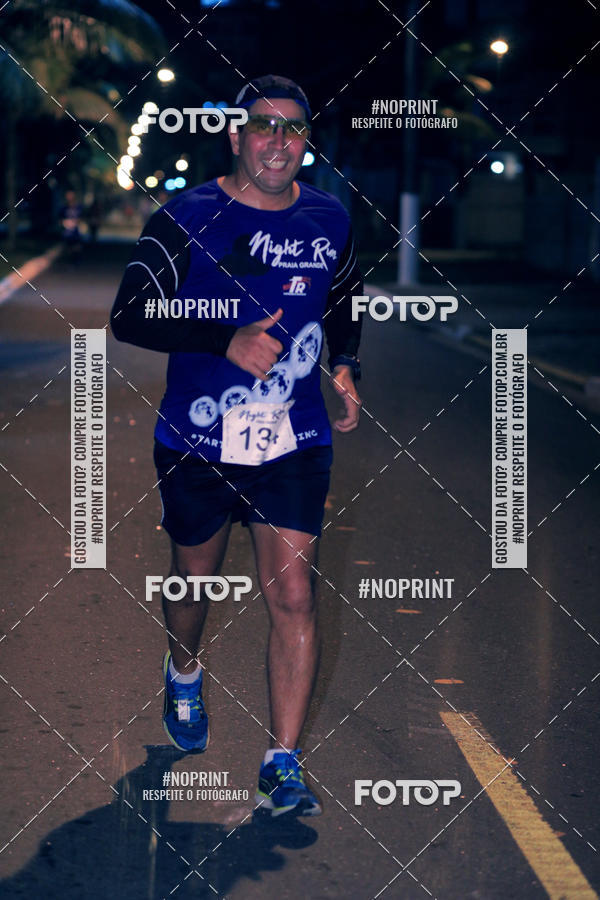 Buy your photos of the eventNight Run 5K 10K Praia Grande on Fotop