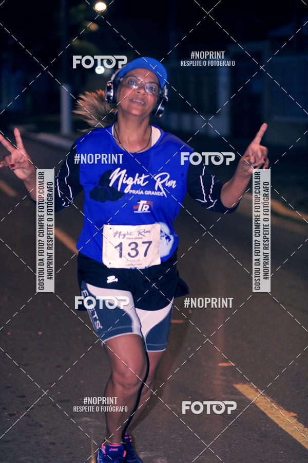 Buy your photos of the eventNight Run 5K 10K Praia Grande on Fotop