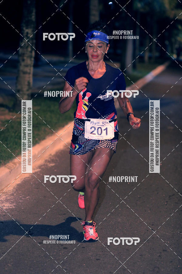 Buy your photos of the eventNight Run 5K 10K Praia Grande on Fotop