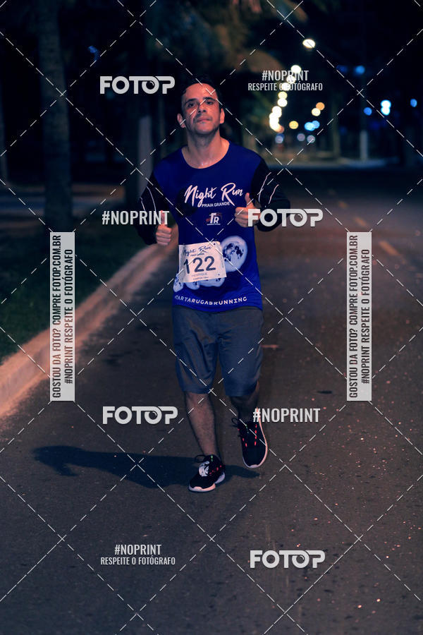 Buy your photos of the eventNight Run 5K 10K Praia Grande on Fotop