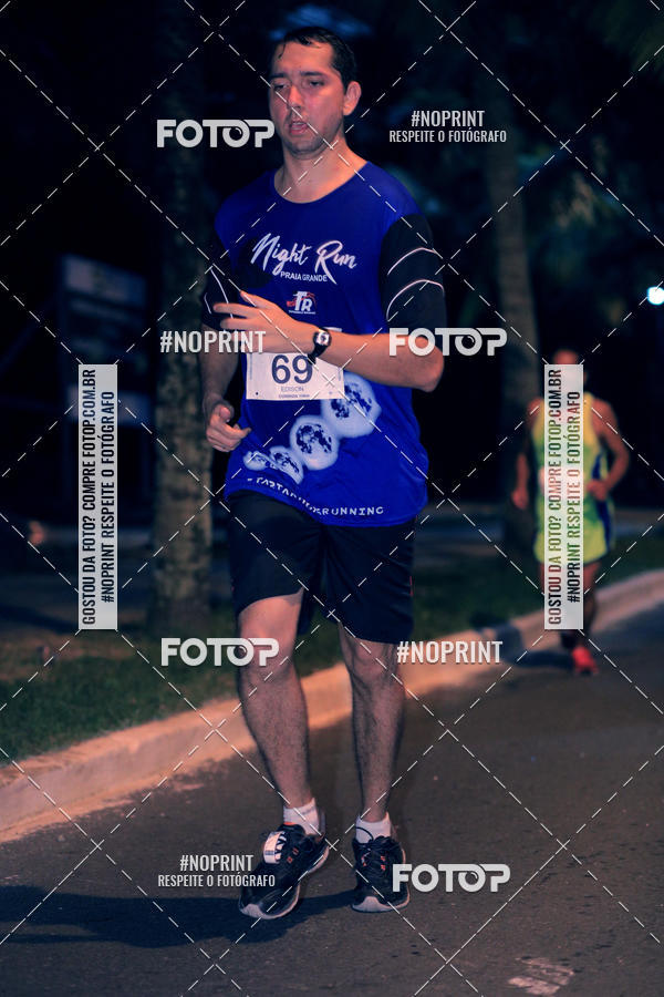 Buy your photos of the eventNight Run 5K 10K Praia Grande on Fotop