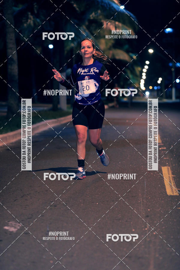 Buy your photos of the eventNight Run 5K 10K Praia Grande on Fotop